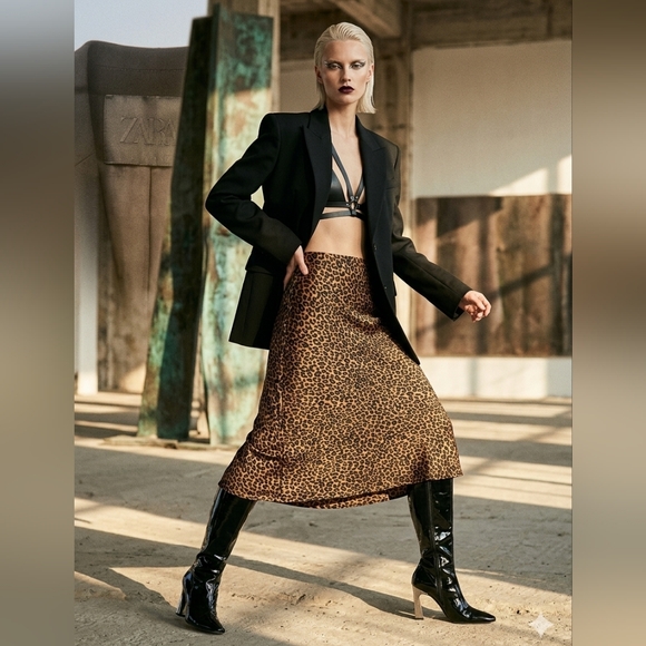 Zara Dresses & Skirts - Ultra Chic Zara Leopard Print Midi Skirt